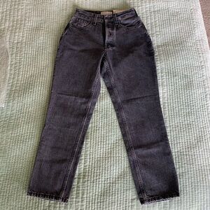 Everlane Curvy Way-High Jean in Washed Black